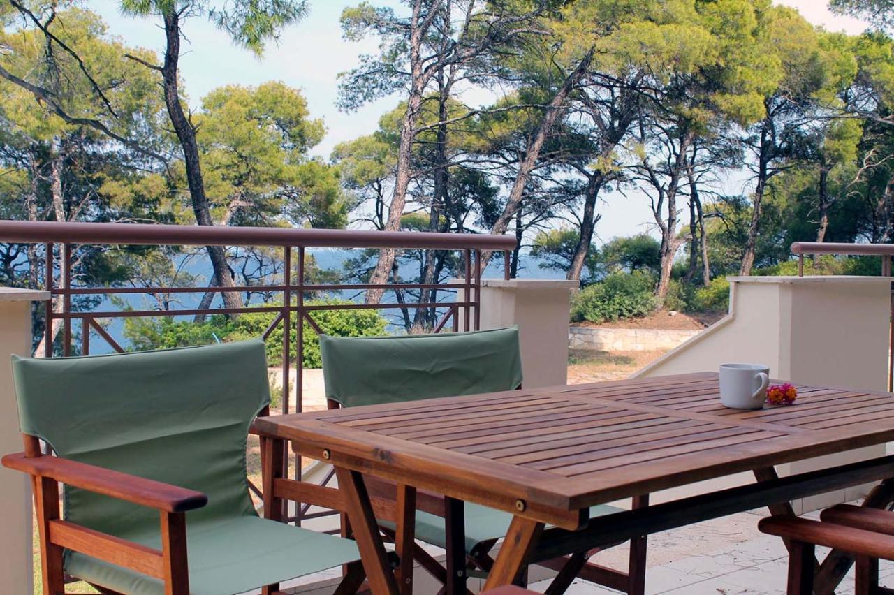 4 Bedroom Villa With Pool And Garden Néa Fókaia Dış mekan fotoğraf